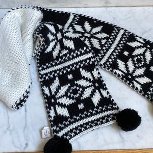 Old Navy Reversible Woven Neck Scarf